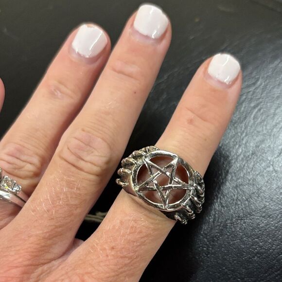 Silver Pentagram Ring with skeleton 💀 hands - Picture 2 of 11